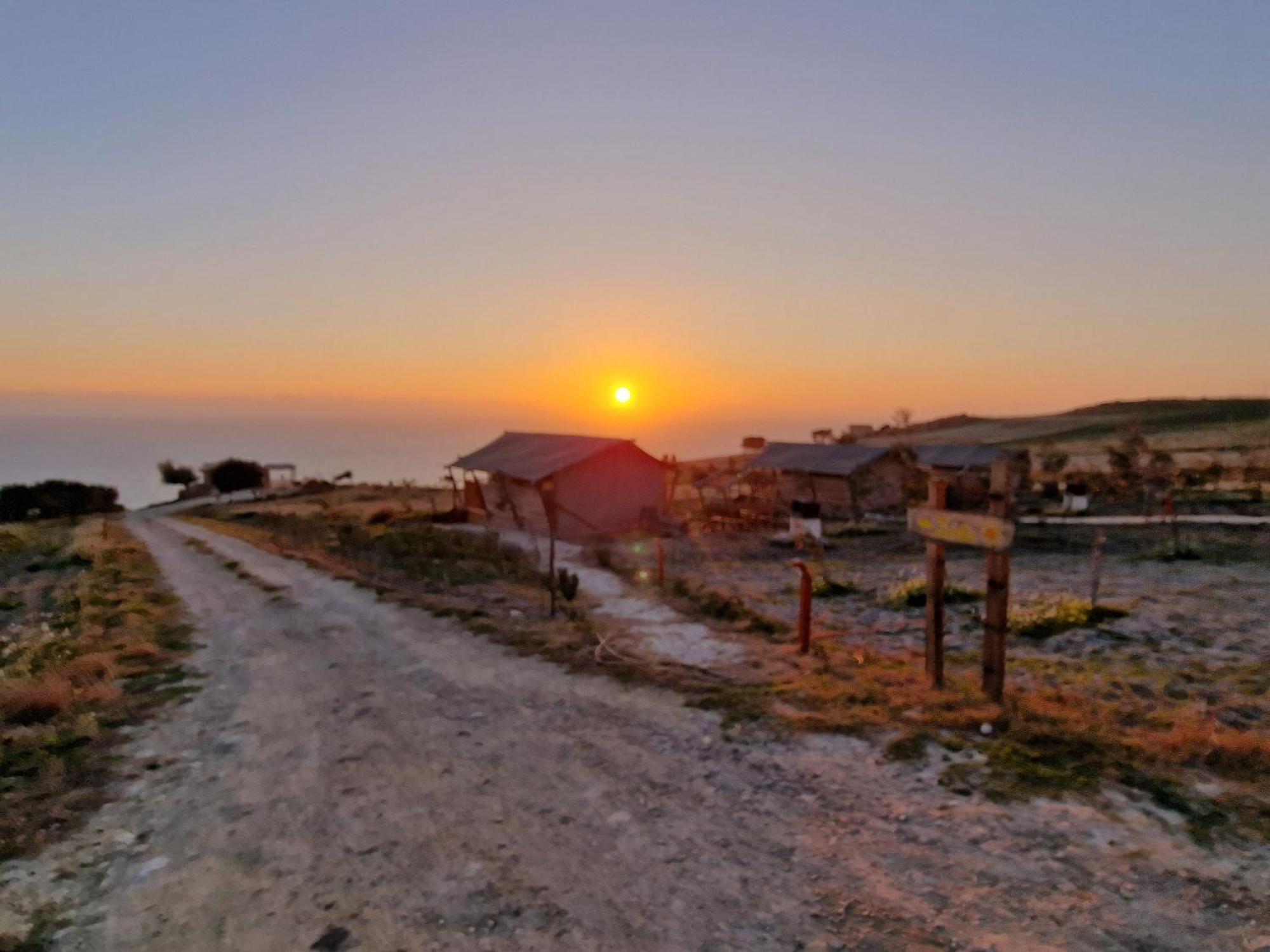 Tendu' Punta Bianca Glamping Camp Палма де Монтекиаро Стая снимка